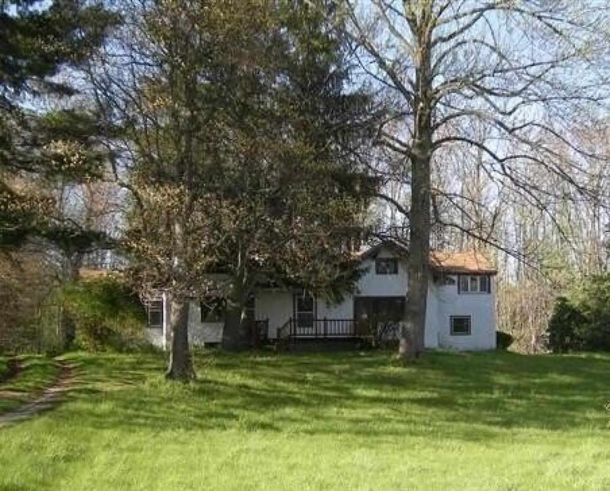 Picture of Home For Sale in Paw Paw, Michigan, United States