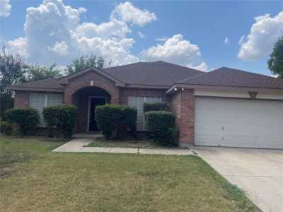 Home For Sale in Saginaw, Texas