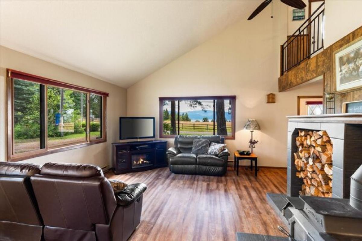 Picture of Home For Sale in Bigfork, Montana, United States