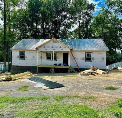 Home For Sale in Thomasville, North Carolina