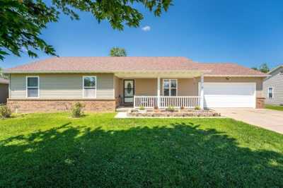 Home For Sale in Strafford, Missouri