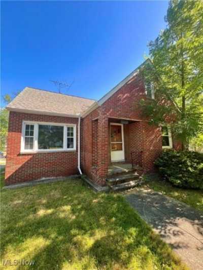 Home For Sale in Garfield Heights, Ohio