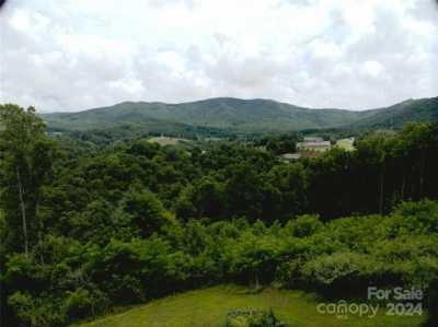 Home For Sale in Spruce Pine, North Carolina