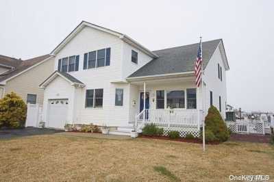 Home For Sale in Freeport, New York