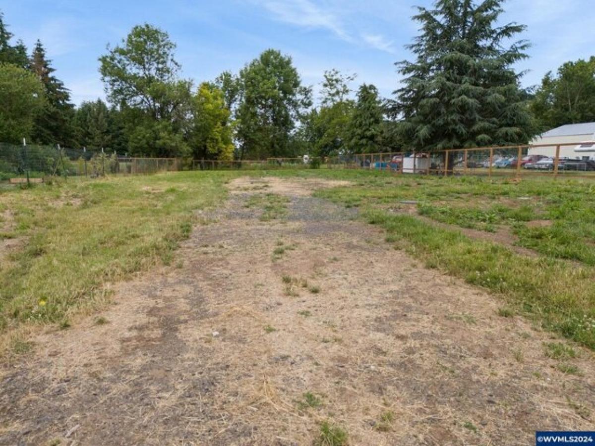 Picture of Home For Sale in Crabtree, Oregon, United States