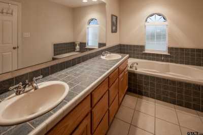 Home For Sale in Chandler, Texas