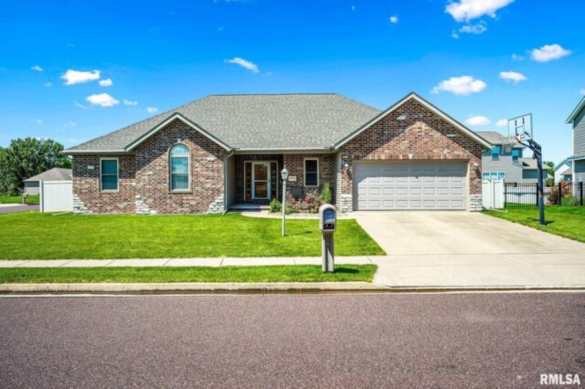 Picture of Home For Sale in Metamora, Illinois, United States