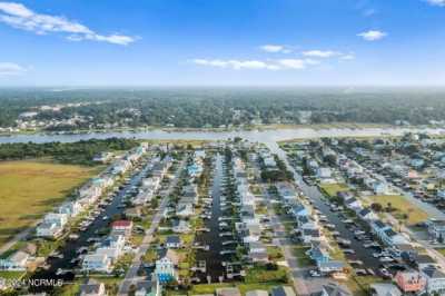 Home For Sale in Holden Beach, North Carolina