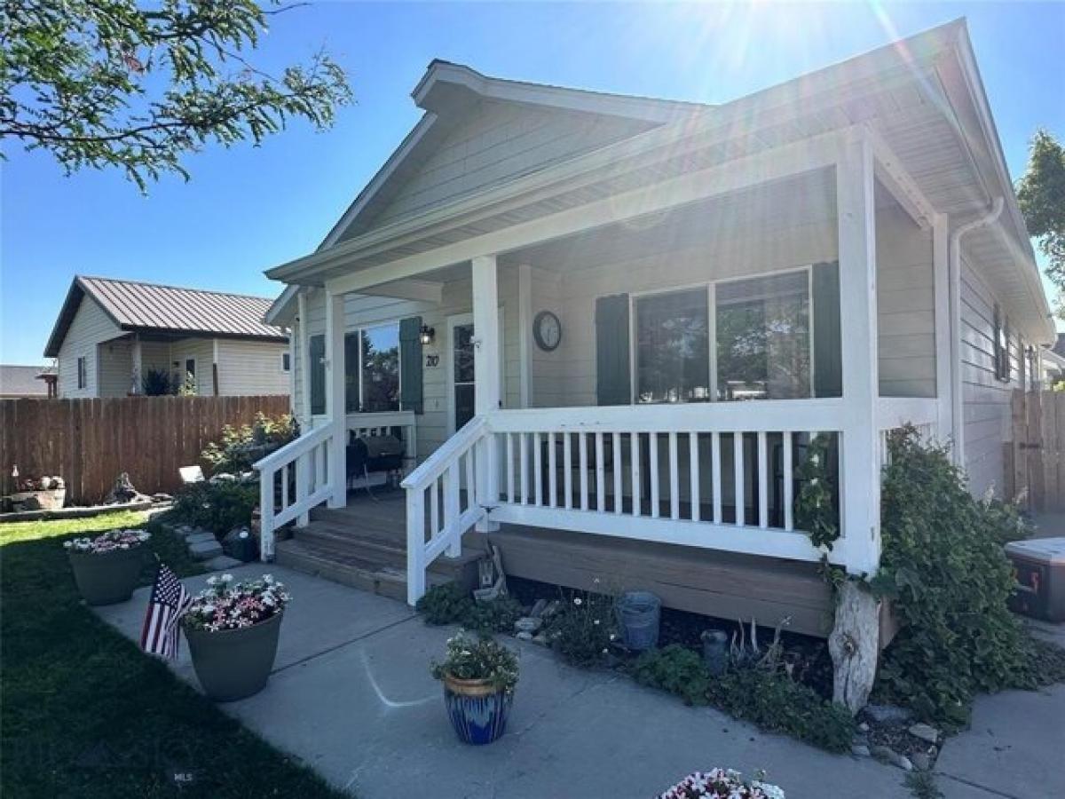 Picture of Home For Sale in Three Forks, Montana, United States