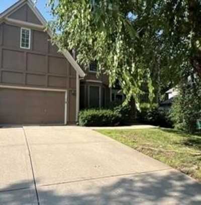 Home For Sale in Shawnee, Kansas