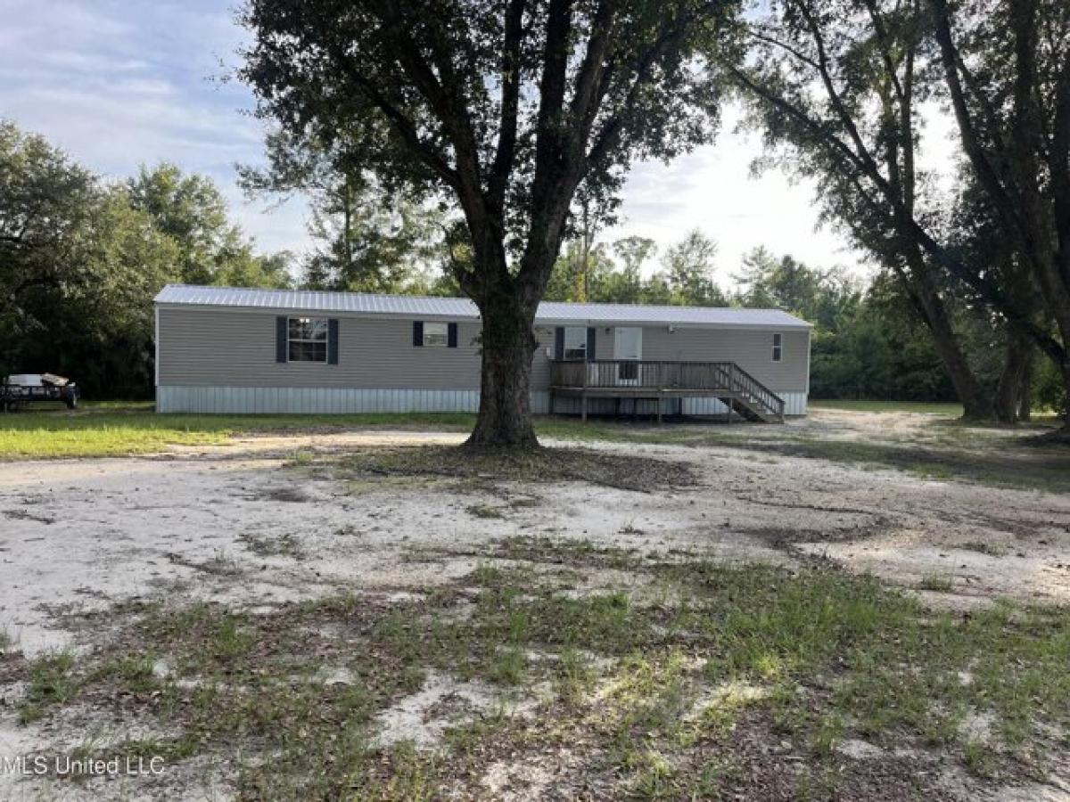 Picture of Home For Sale in Lucedale, Mississippi, United States