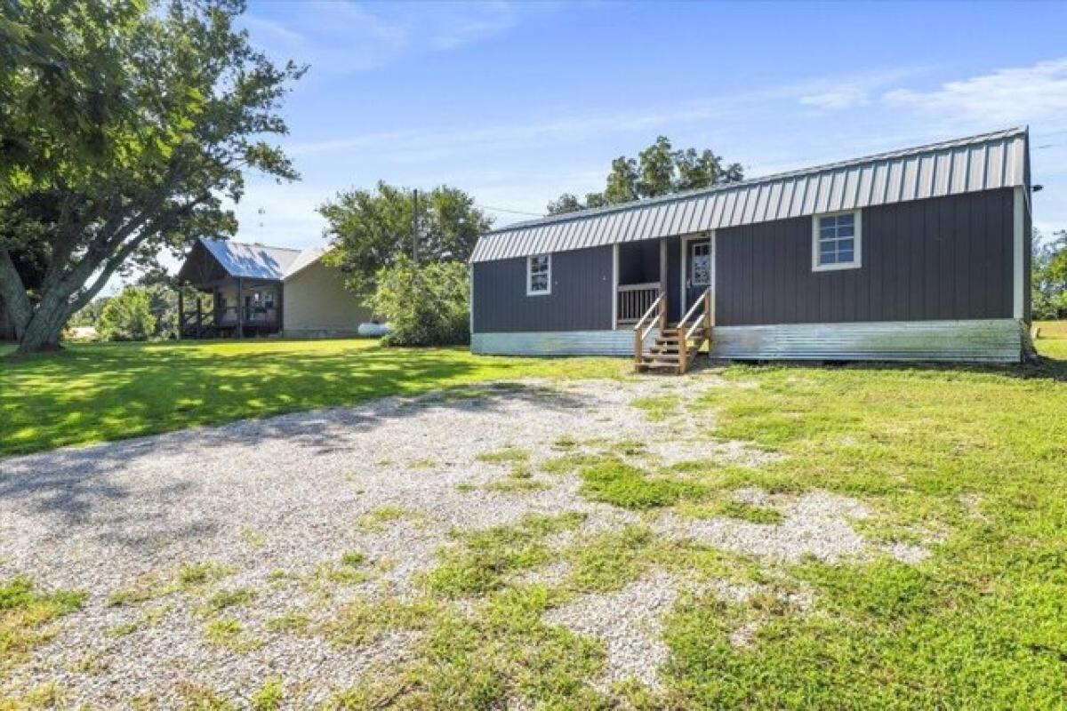 Picture of Home For Sale in Caulfield, Missouri, United States