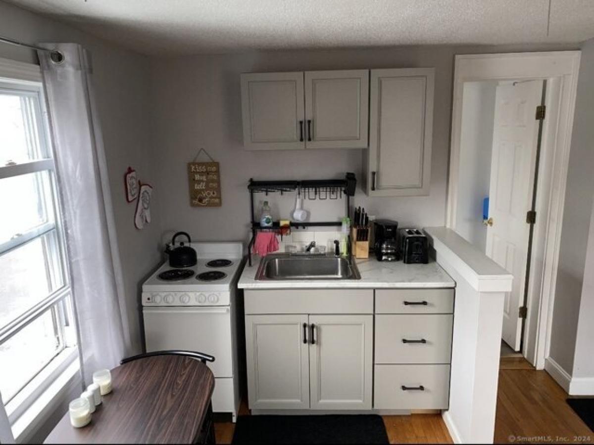 Picture of Apartment For Rent in Plainville, Connecticut, United States