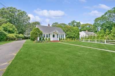 Home For Rent in Hampton Bays, New York