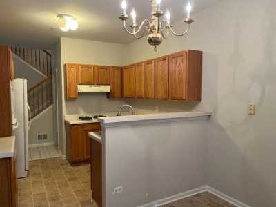 Home For Rent in Hoffman Estates, Illinois