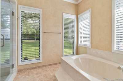 Home For Sale in Garden Ridge, Texas