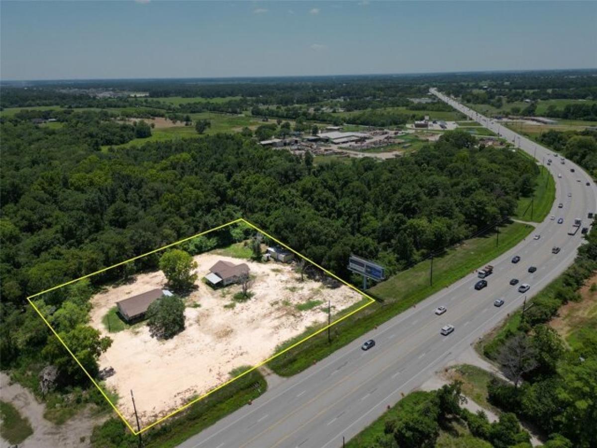 Picture of Residential Land For Sale in Tomball, Texas, United States