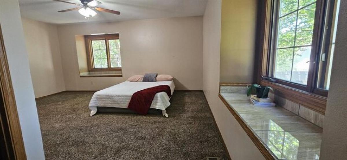 Picture of Home For Sale in Dodge City, Kansas, United States