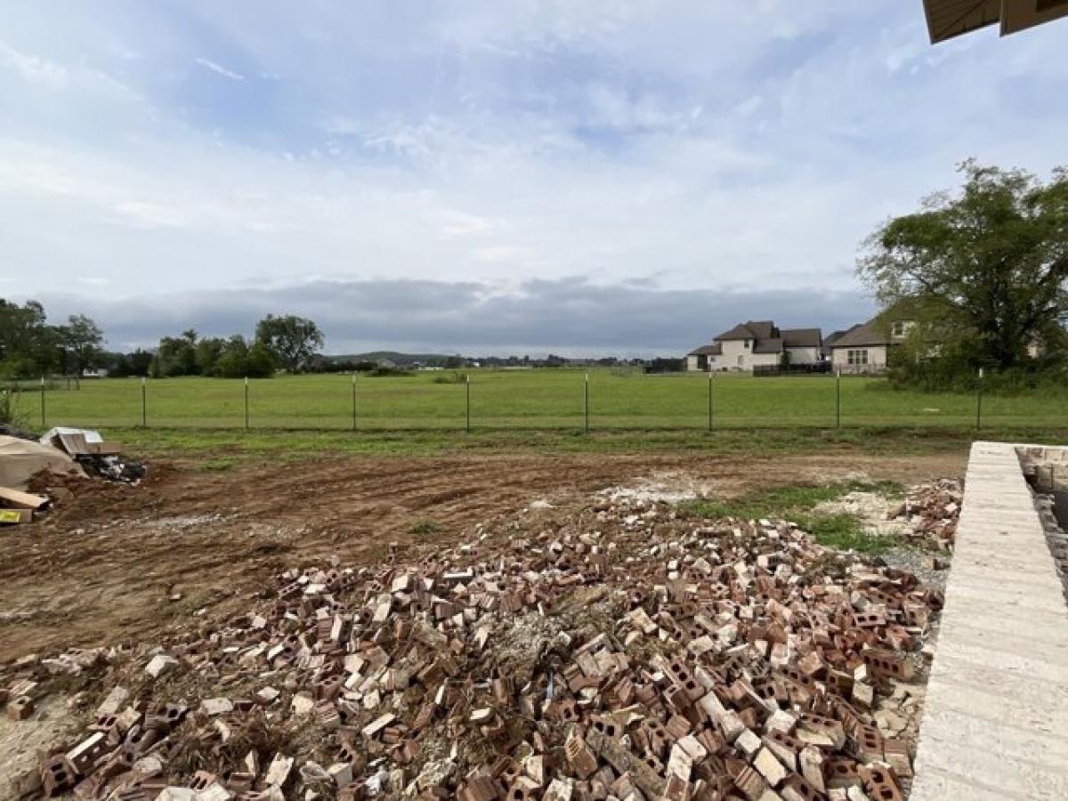 Picture of Home For Sale in Christiana, Tennessee, United States