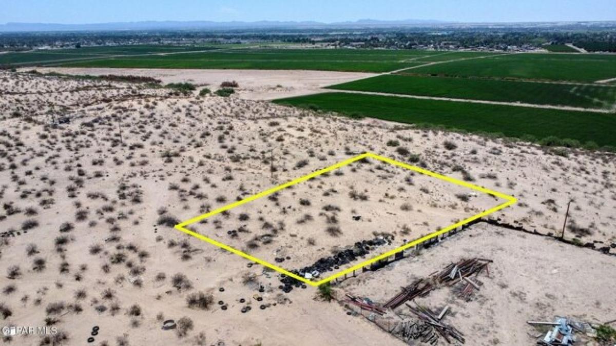 Picture of Residential Land For Sale in Socorro, Texas, United States