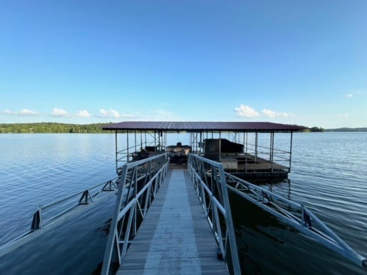 Picture of Home For Sale in Dover, Tennessee, United States