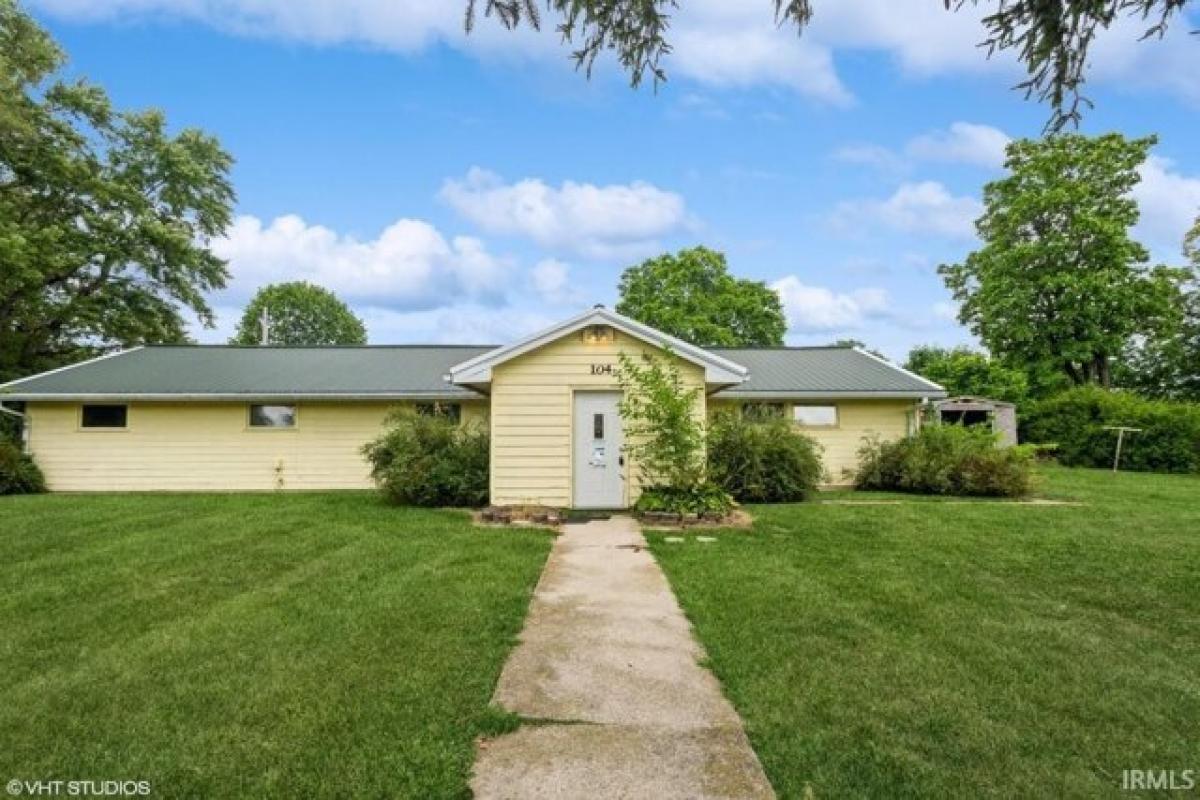 Picture of Home For Sale in Eaton, Indiana, United States