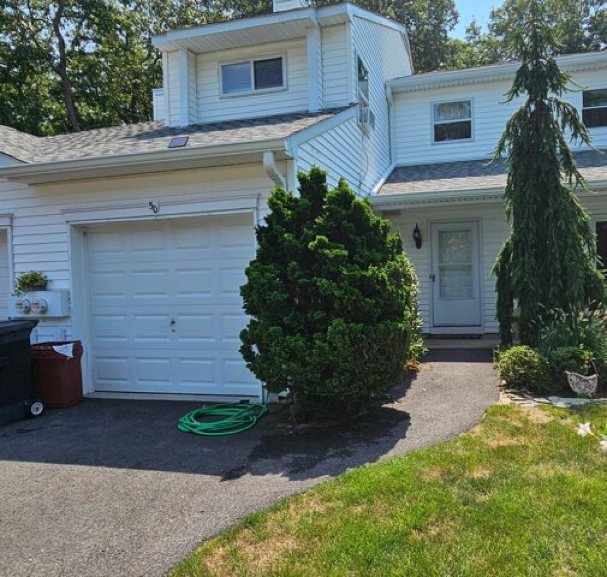 Picture of Home For Rent in Manorville, New York, United States