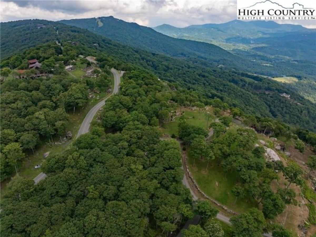 Picture of Residential Land For Sale in Banner Elk, North Carolina, United States