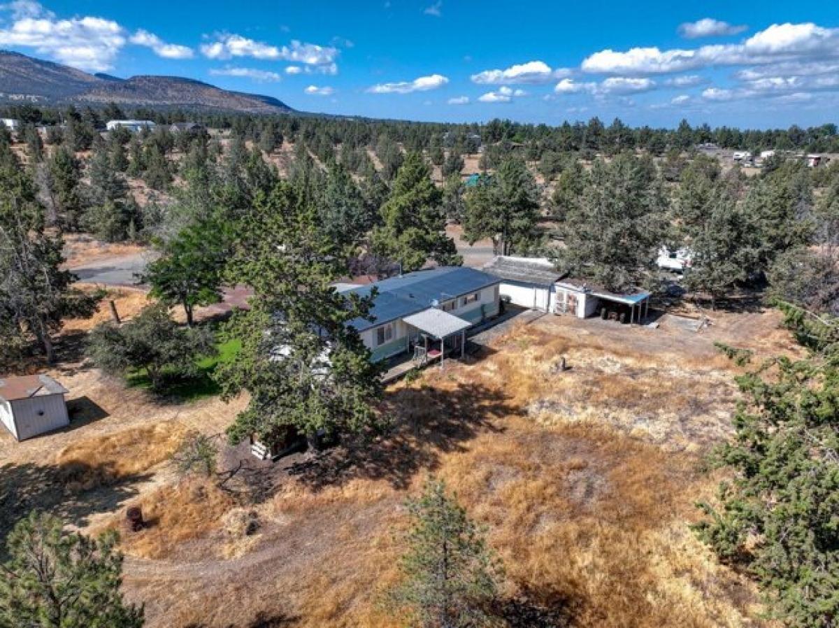 Picture of Home For Sale in Powell Butte, Oregon, United States