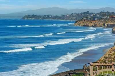 Home For Sale in Solana Beach, California