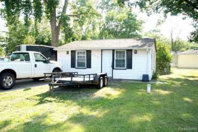 Home For Sale in White Lake, Michigan