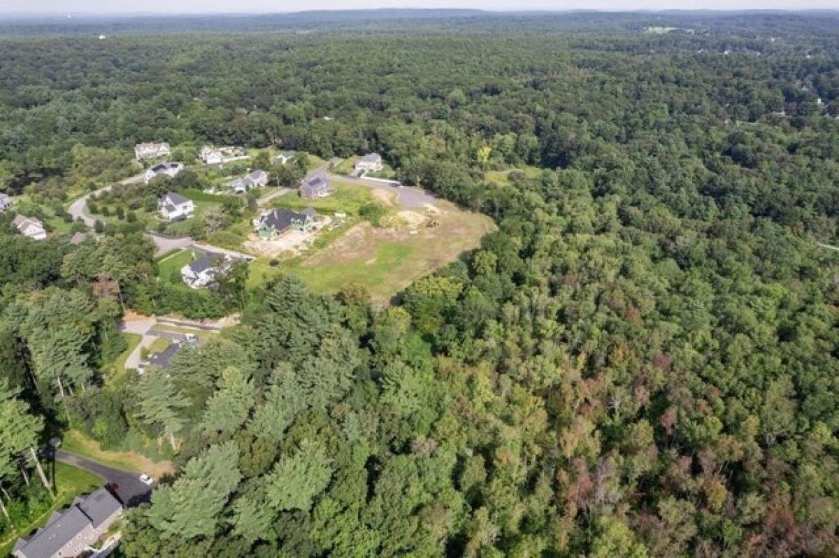 Picture of Residential Land For Sale in Walpole, Massachusetts, United States