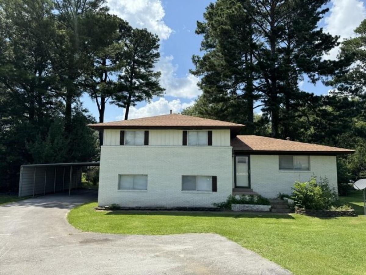 Picture of Home For Sale in New Albany, Mississippi, United States