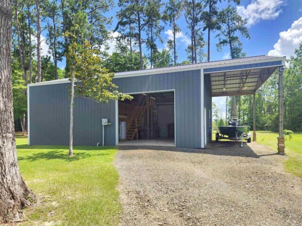 Picture of Home For Sale in Brookeland, Texas, United States