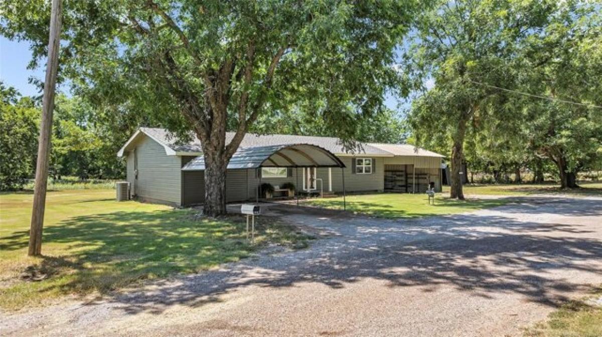 Picture of Home For Sale in Ryan, Oklahoma, United States