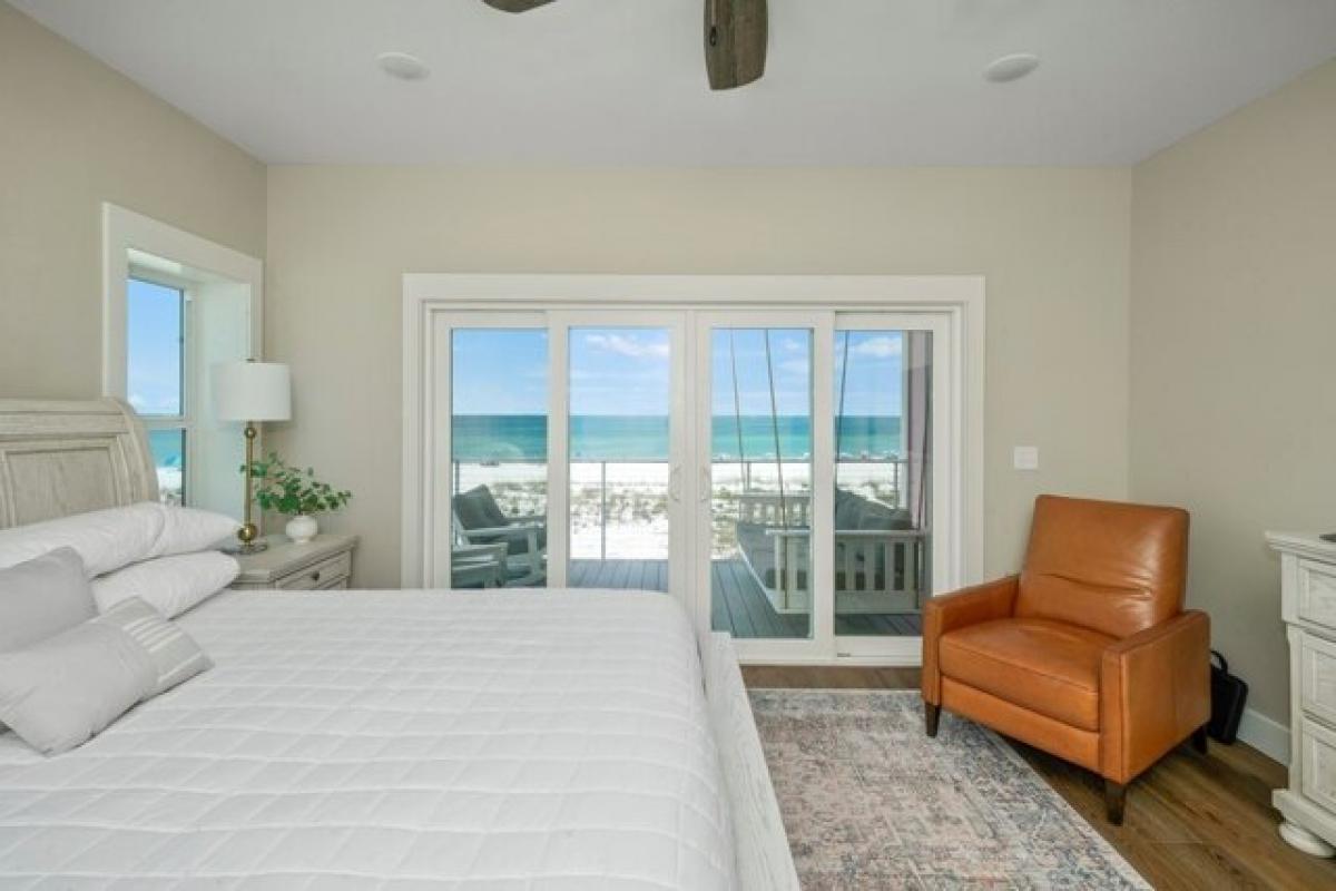 Picture of Home For Sale in Mexico Beach, Florida, United States