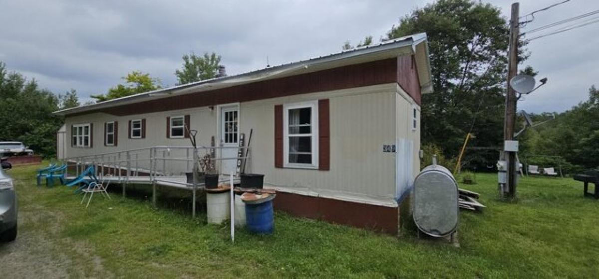 Picture of Home For Sale in Anson, Maine, United States