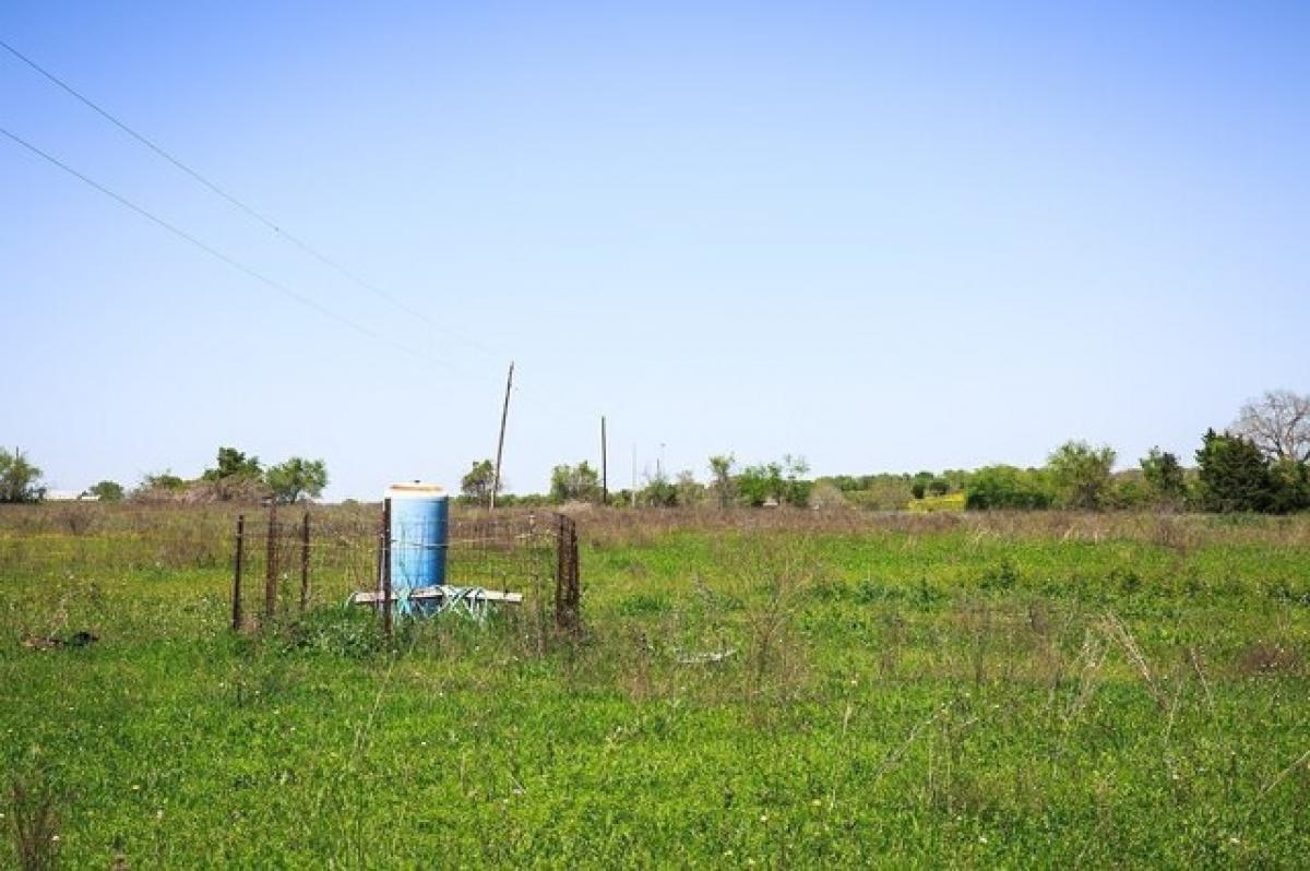 Picture of Residential Land For Sale in Chappell Hill, Texas, United States