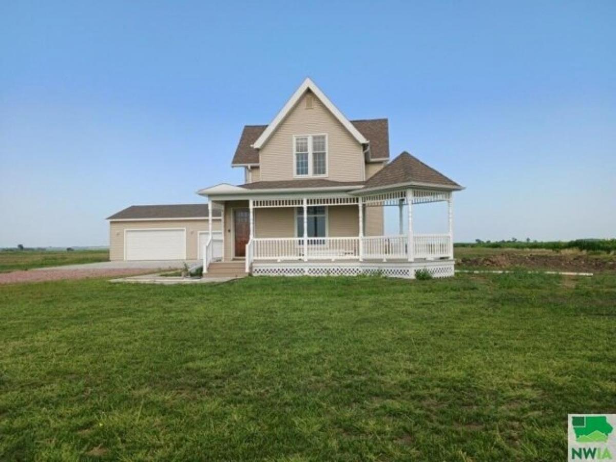 Picture of Home For Sale in Vermillion, South Dakota, United States