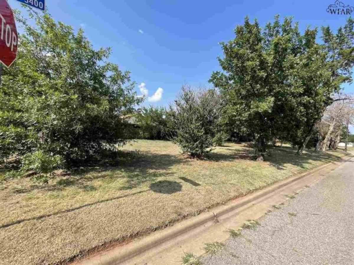 Picture of Residential Land For Sale in Wichita Falls, Texas, United States