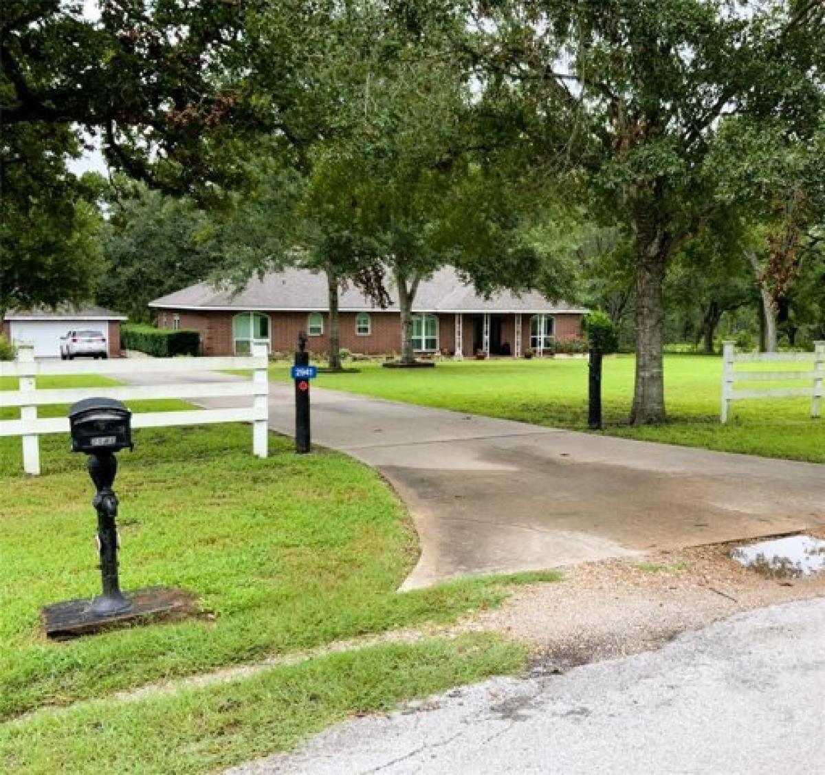 Picture of Home For Sale in Bellville, Texas, United States