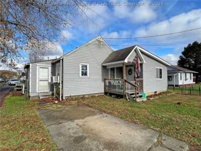 Home For Sale in Dunbar, West Virginia