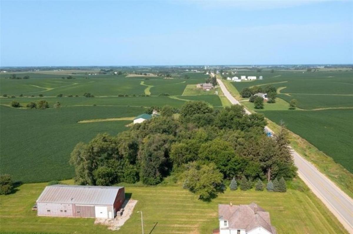 Picture of Residential Land For Sale in Wilton, Iowa, United States