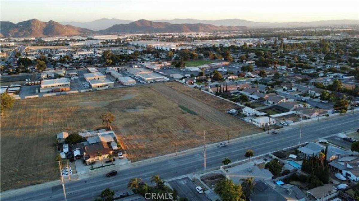 Picture of Residential Land For Sale in Fontana, California, United States