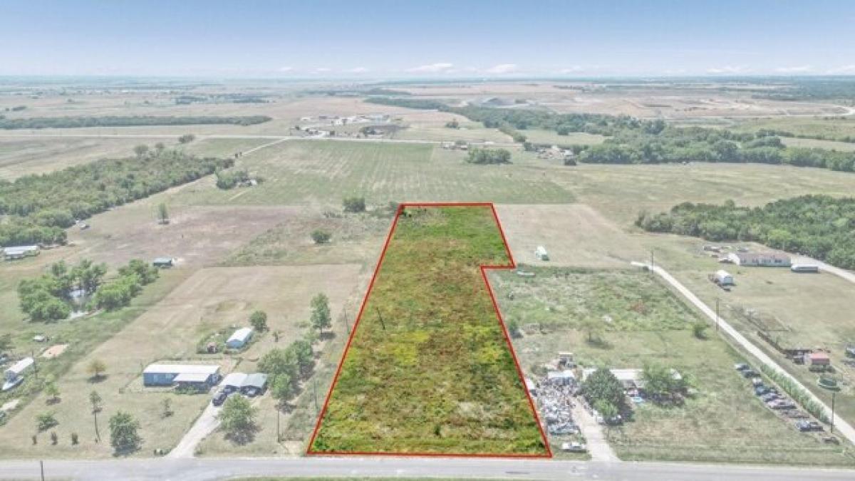 Picture of Residential Land For Sale in Whitesboro, Texas, United States