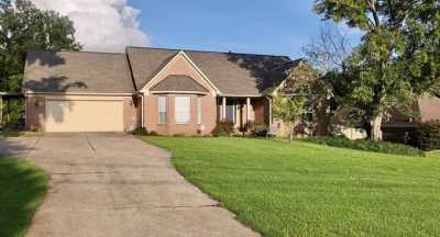 Home For Sale in Atoka, Tennessee