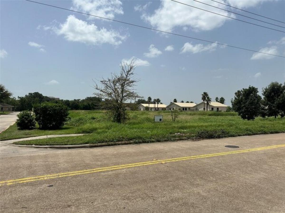 Picture of Residential Land For Sale in Pasadena, Texas, United States