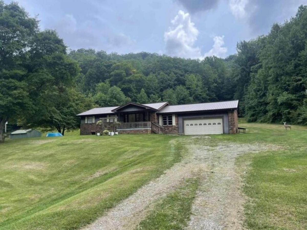 Picture of Home For Sale in Manchester, Kentucky, United States