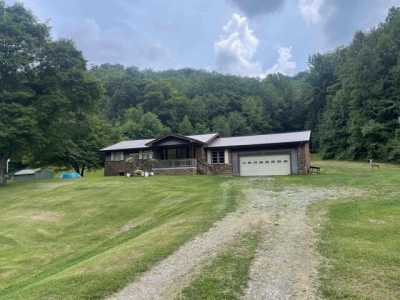 Home For Sale in Manchester, Kentucky