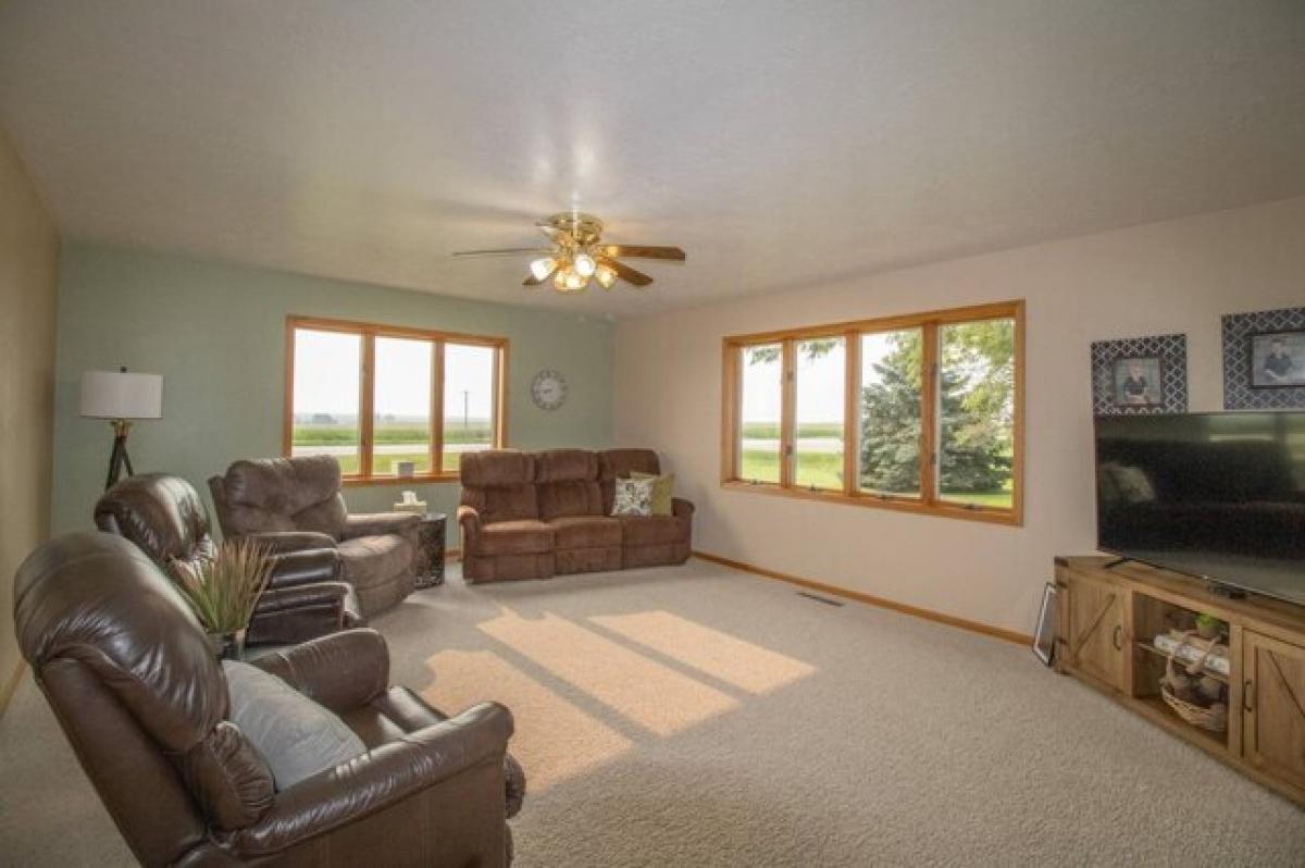 Picture of Home For Sale in Hospers, Iowa, United States